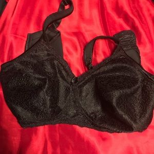 52C black bra